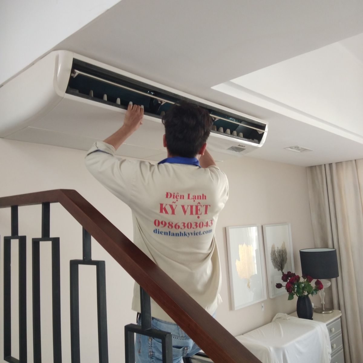 Máy lạnh áp trần Mitsubishi Heavy Inverter 5 HP FDE125YA-W5