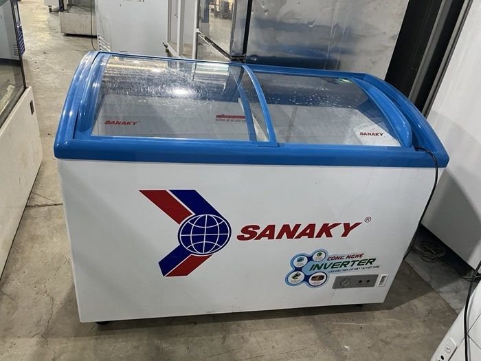 Tủ Đông Mặt Kính Cong Sanaky 340lít VH-4899K