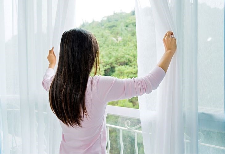 giữ vệ sinh phòng máy lạnh có mùi hôi khó chịu