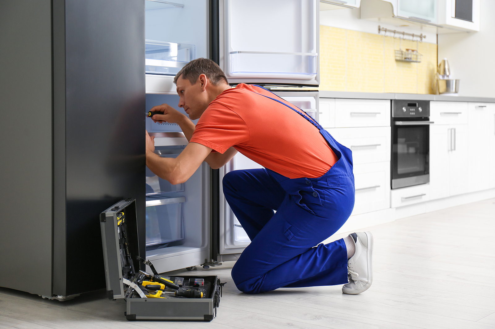 Tủ lạnh phát ra tiếng ồn lớn – Cách kiểm tra và xử lý đơn giản (tủ lạnh kêu to)