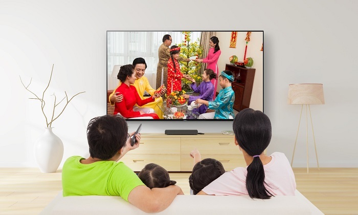 Tư vấn chọn mua tivi phù hợp cho gia đình có người lớn tuổi