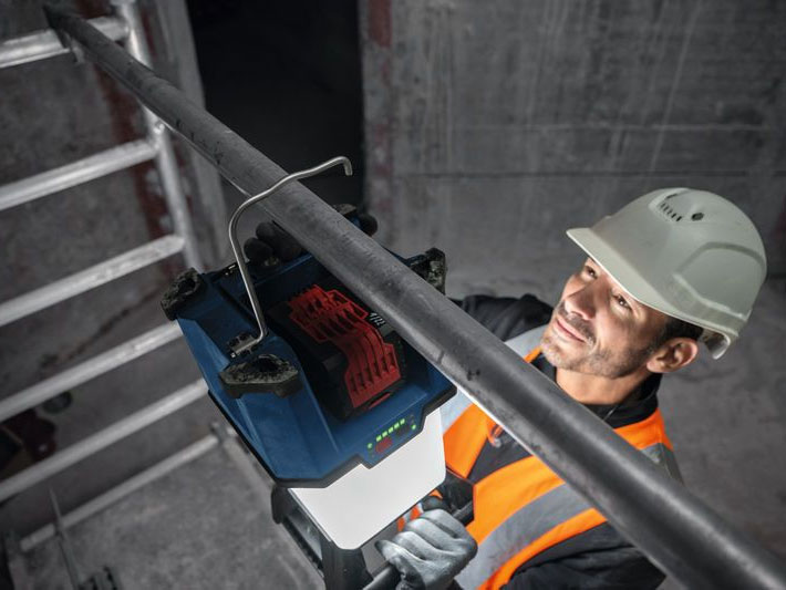 Đèn pin công trường Bosch GLA 18VH-7500 Solo 06014A5001