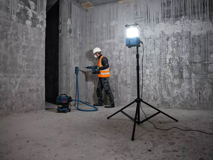 Đèn pin công trường Bosch GLA 18VH-7500 Solo 06014A5001