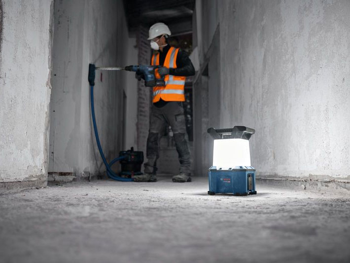 Đèn pin công trường Bosch GLA 18VH-7500 Solo 06014A5001