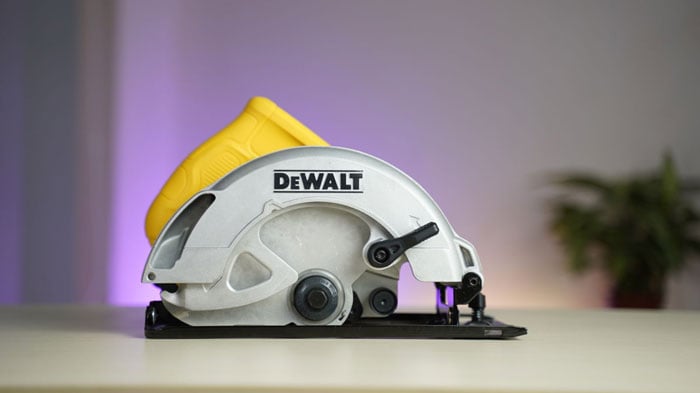 Máy cưa đĩa 185mm DeWalt DWE561-B1
