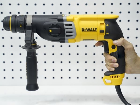 Máy khoan búa DeWalt D25144KA