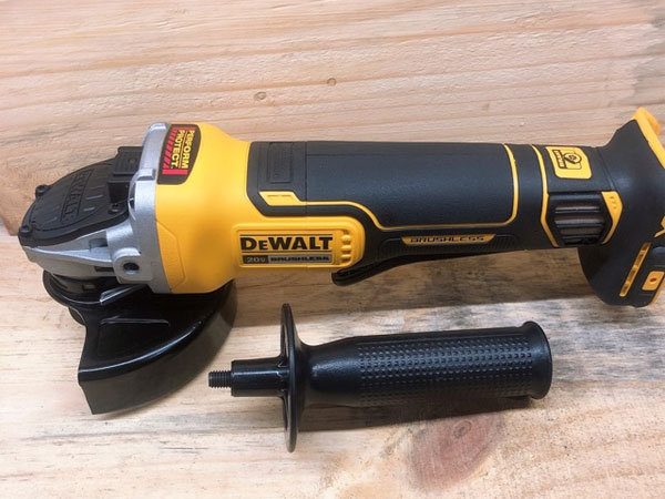 Máy mài góc dùng pin Dewalt DCG413B