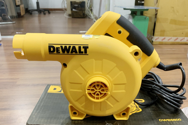 Máy thổi bụi DeWalt DWB6800