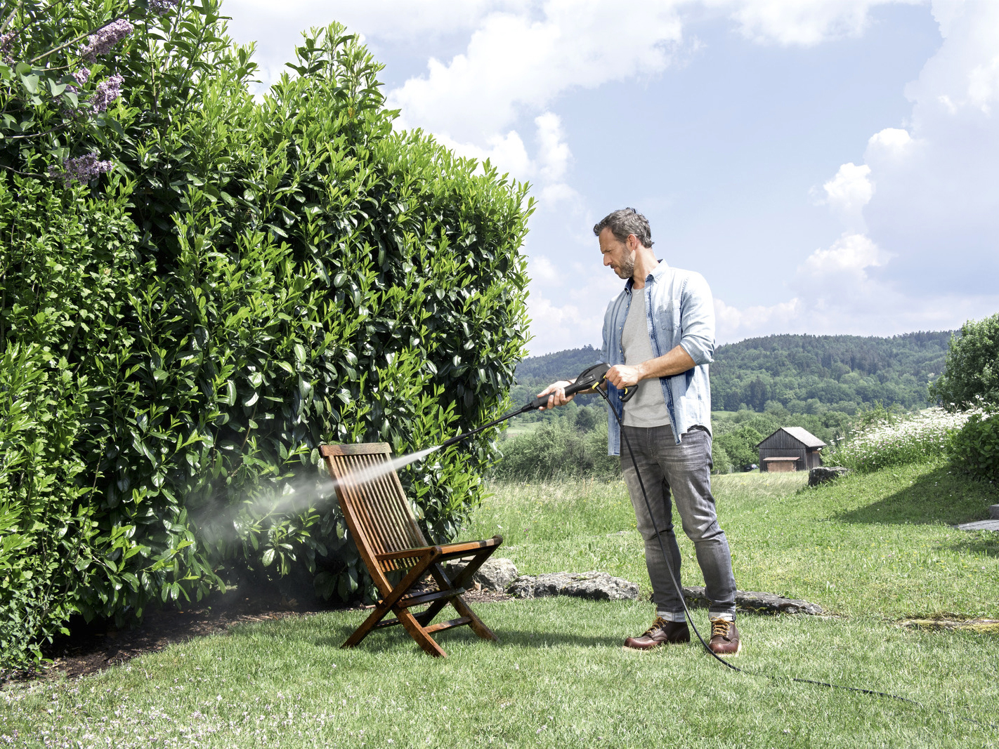 Máy phun rửa áp lực cao Karcher K2 Universal Edition OJ