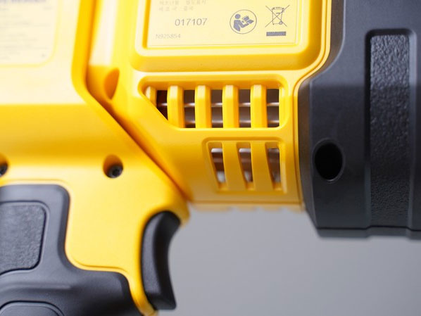 Đèn LED dùng pin DeWalt 20V Max DCL043N-KR