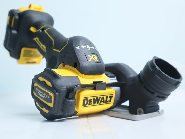 Máy cưa đĩa dùng pin 20V Max DeWalt DCS438B