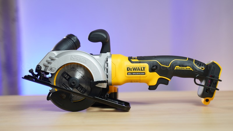 Máy cưa gỗ dùng pin Dewalt DCS571N-KR