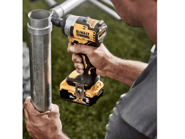 Máy siết bu lông dùng pin 20V Max DeWalt DCF911N-B1