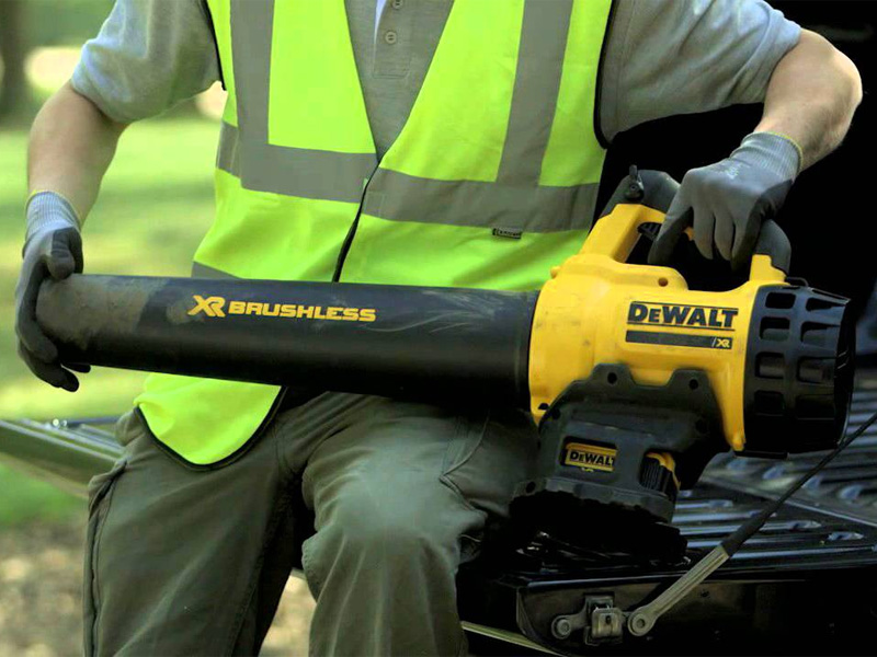 Máy thổi bụi, lá dùng pin 18V DeWalt DCM562N-KR