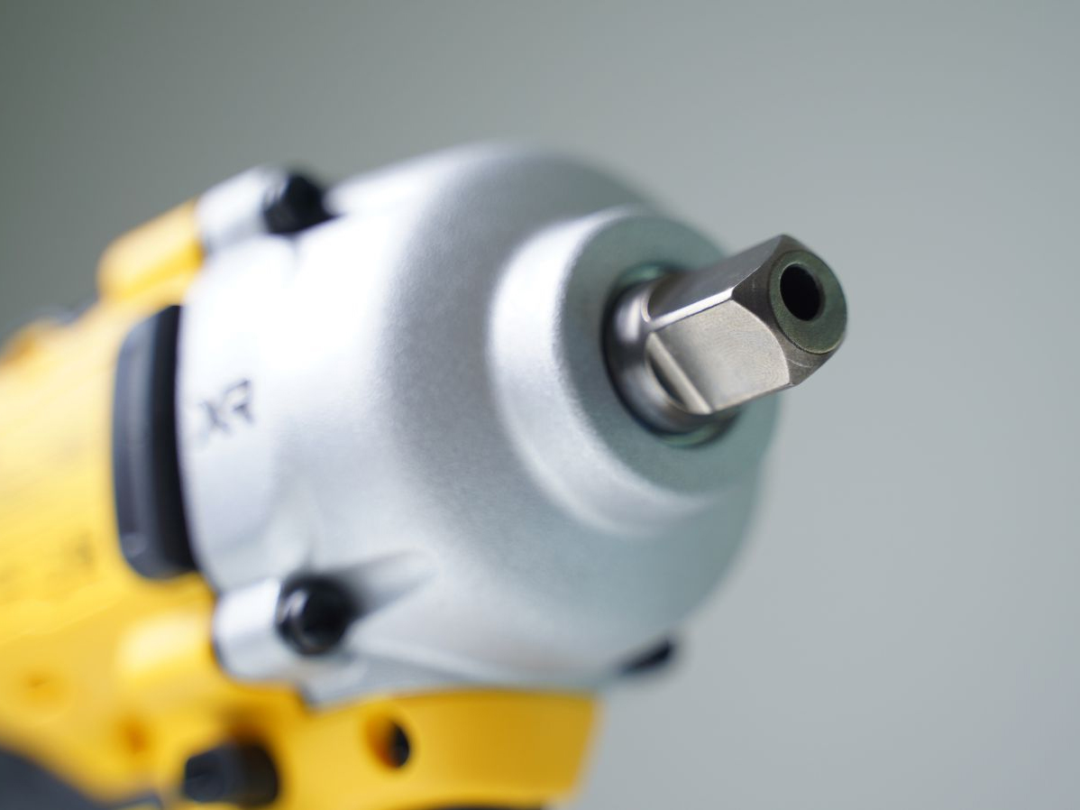 Máy vặn bu lông dùng pin 20V DeWalt DCF892N-B1