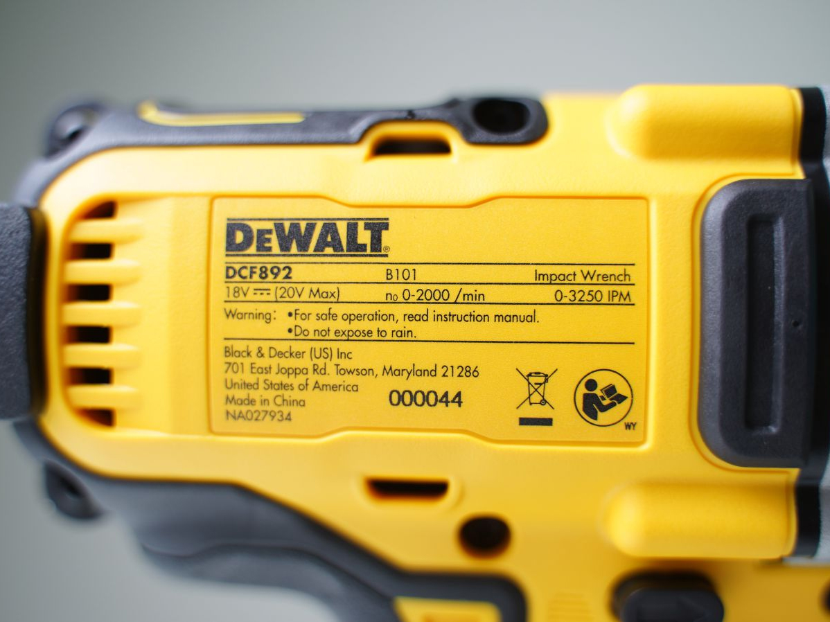 Máy vặn bu lông dùng pin 20V DeWalt DCF892N-B1