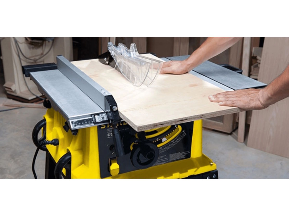 Máy cưa bàn Stanley SST2001-B1 - 2.000W