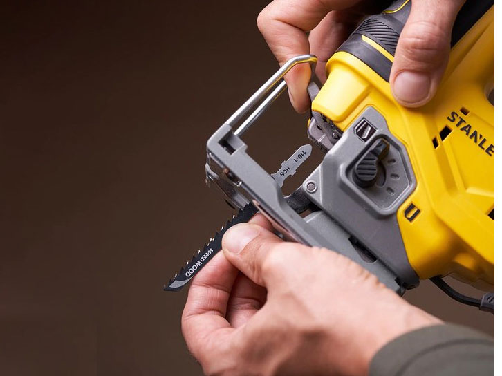 Máy cưa lọng dùng pin 20V Max Stanley SBJ650-KR