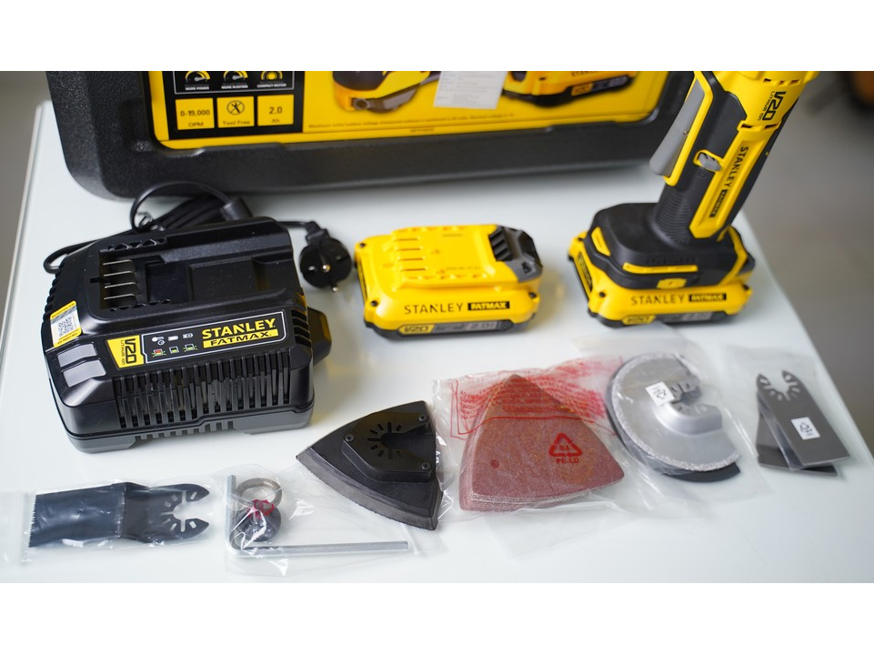 Máy cắt rung cầm tay dùng pin 20V Max Stanley SBT510D2K-KR