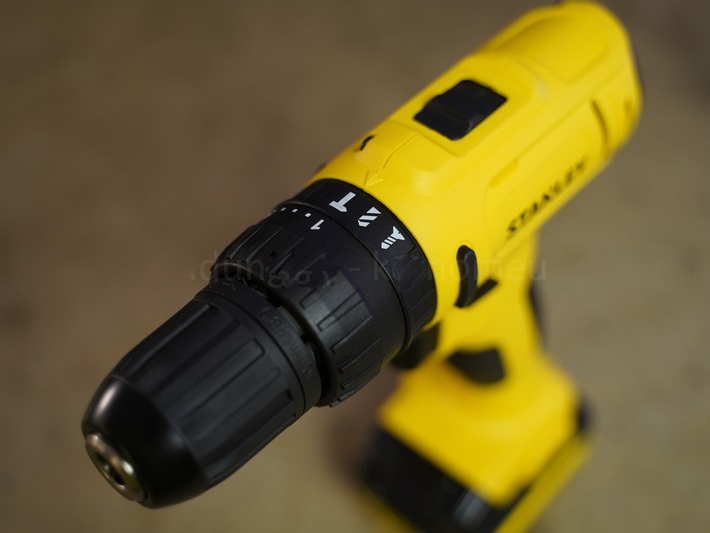 Máy khoan động lực dùng pin 12V Stanley SCH121S2