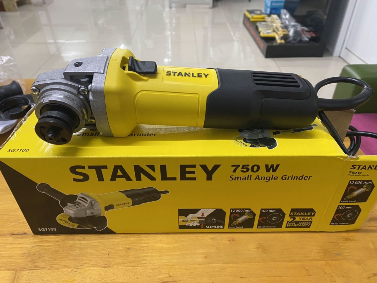 Máy mài góc 750W Stanley SG7100