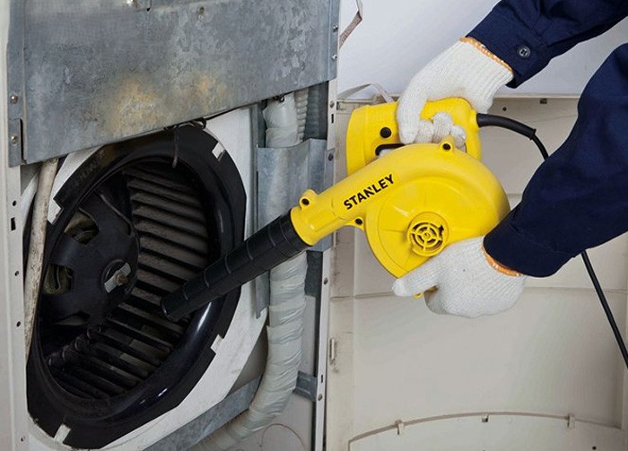 Máy thổi bụi Stanley STPT 600