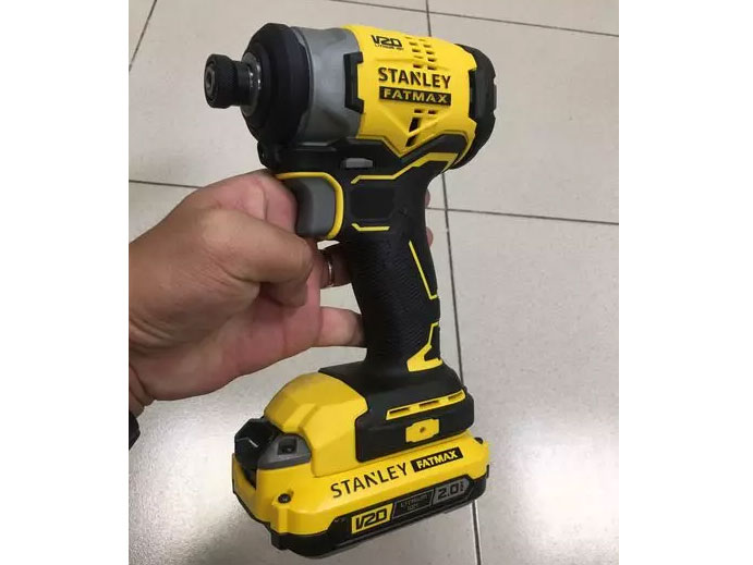 Máy vặn vít dùng pin 20V Stanley SBI810D2K