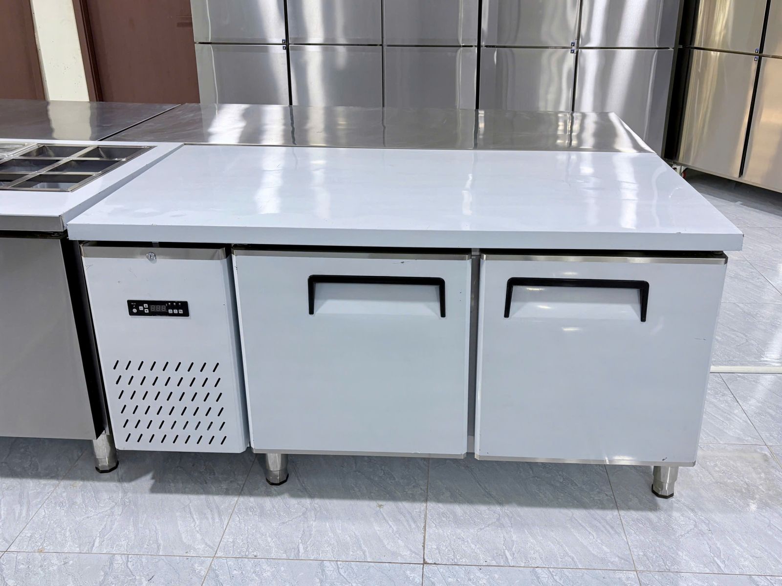 Tủ bàn Đông Công Nghiệp Lightcool 1M8 BL-1800 380L