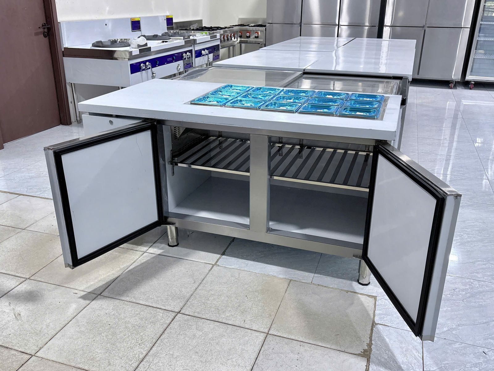 Tủ bàn Salad Lightcool 1M5 BL-1500 294L
