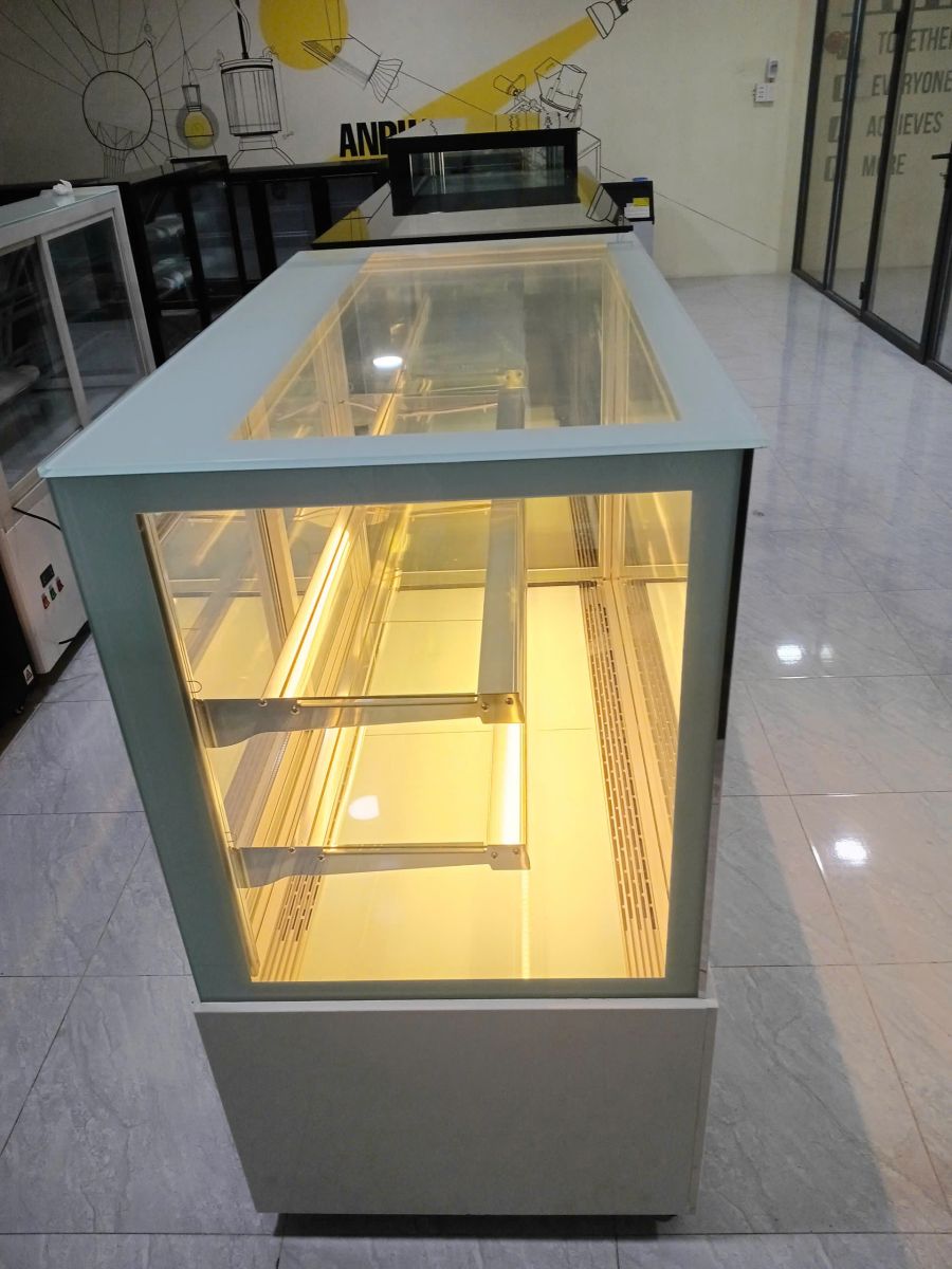 Tủ bánh kem Lightcool 1M2 426L DG-1200Z Kính Vuông