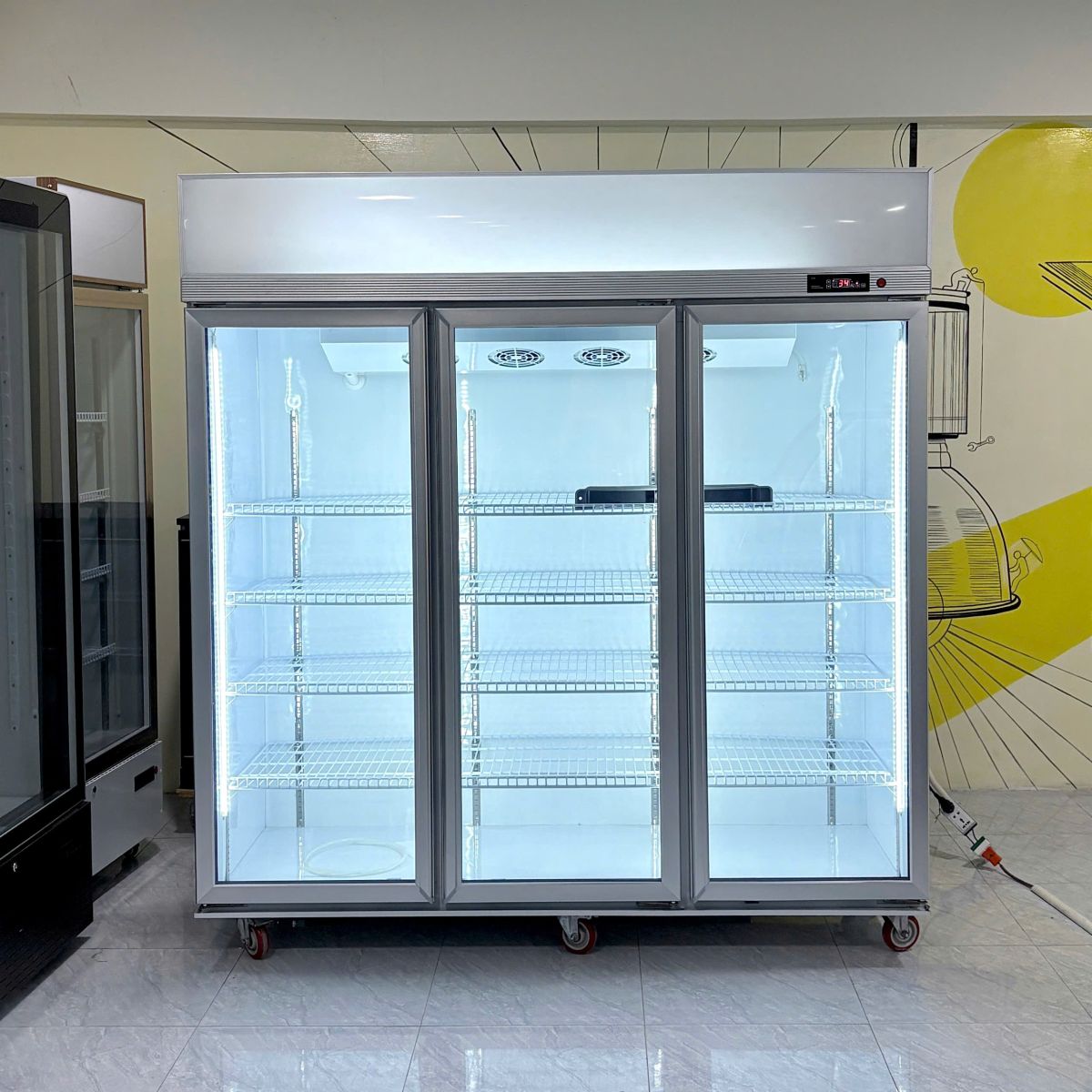 Tủ mát 3 cánh Lightcool LS-1200F 1600L