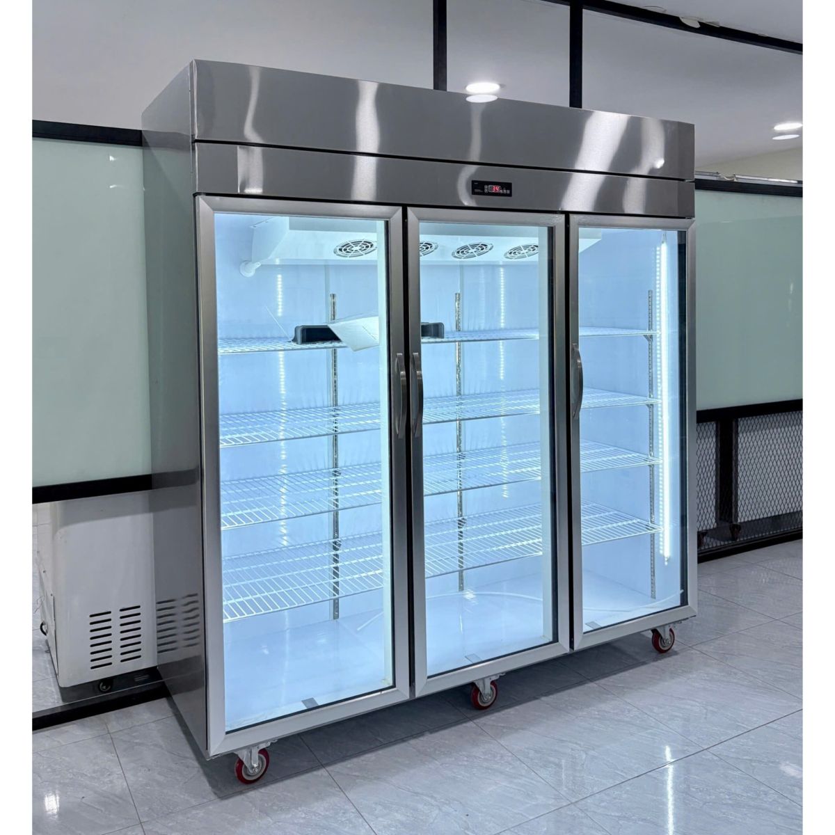 Tủ mát cao cấp inox Lightcool 3 cánh LS-1670 1100L