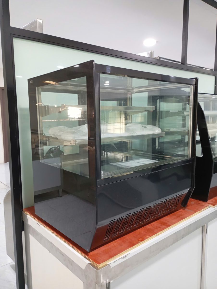 Tủ bánh kem để bàn Lightcool Kính Vuông TS-700Z 70CM