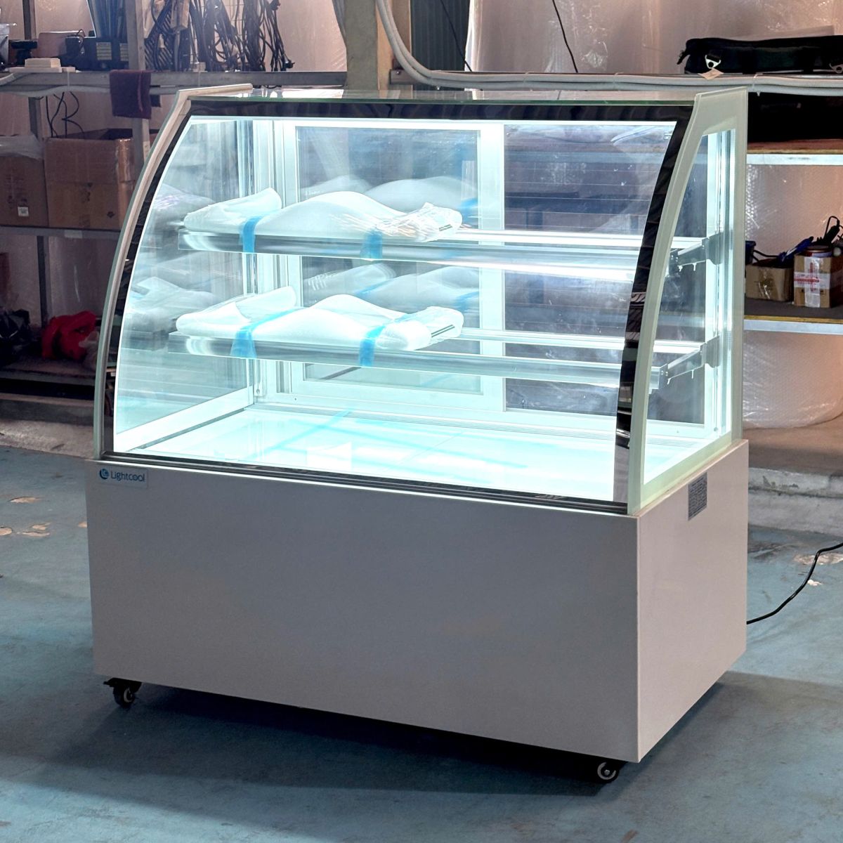 Tủ bánh kem Lightcool Kính Cong DG-1200Y 1m2